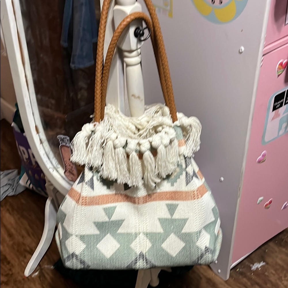 BOUGHT @ INDIANA FAIR FOR $89 Bohemian Patterned Tote Bag - Cream and Green